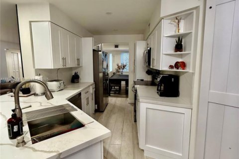 Condo in Plantation, Florida, 2 bedrooms  № 1845439 - photo 7