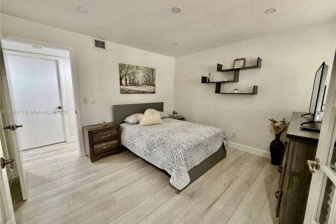 Condo in Plantation, Florida, 2 bedrooms  № 1845439 - photo 18