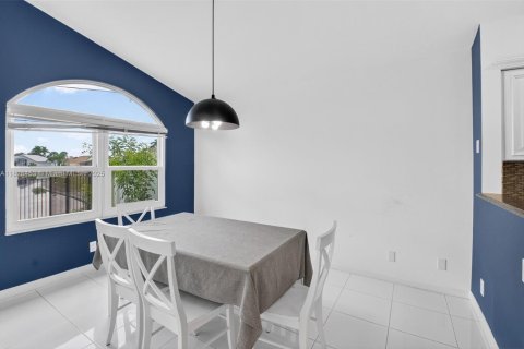House in Delray Beach, Florida 3 bedrooms, 187.94 sq.m. № 1801010 - photo 15
