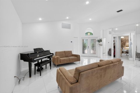 House in Delray Beach, Florida 3 bedrooms, 187.94 sq.m. № 1801010 - photo 10