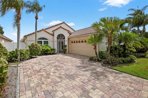 House in Delray Beach, Florida 3 bedrooms, 187.94 sq.m. № 1801010 - photo 1