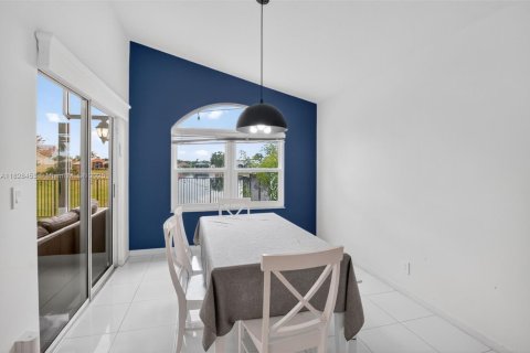 House in Delray Beach, Florida 3 bedrooms, 187.94 sq.m. № 1801010 - photo 16