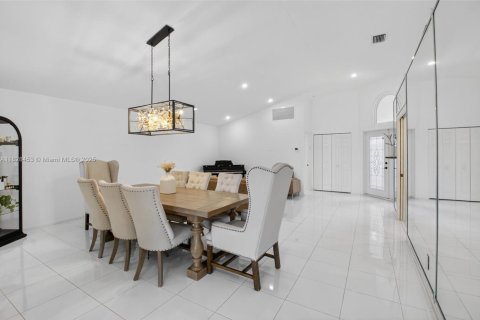 House in Delray Beach, Florida 3 bedrooms, 187.94 sq.m. № 1801010 - photo 8