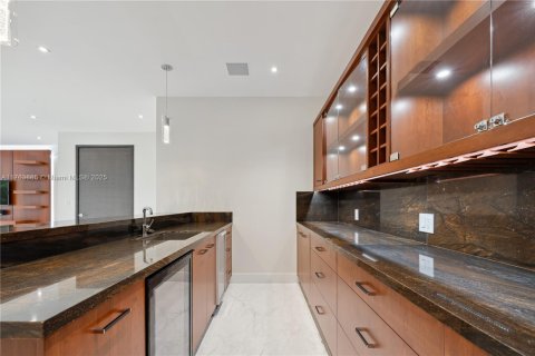 House in Pinecrest, Florida 8 bedrooms, 942.96 sq.m. № 1711926 - photo 27