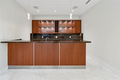 House in Pinecrest, Florida 8 bedrooms, 942.96 sq.m. № 1711926 - photo 28