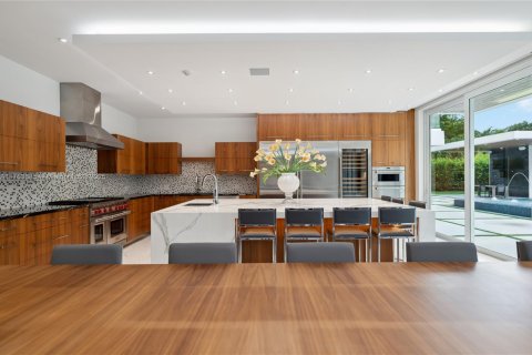 House in Pinecrest, Florida 8 bedrooms, 942.96 sq.m. № 1711926 - photo 25