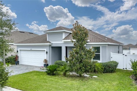 House in Haines City, Florida 3 bedrooms, 184.23 sq.m. № 2280374