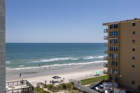 Condo in New Smyrna Beach, Florida, 1 bedroom  № 1648004 - photo 8