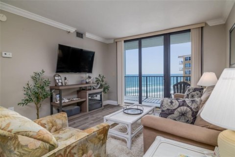 Condo in New Smyrna Beach, Florida, 1 bedroom  № 1648004 - photo 1