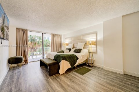 Copropriété à vendre à Sunny Isles Beach, Floride: 2 chambres, 120.22 m2 № 1979649 - photo 14