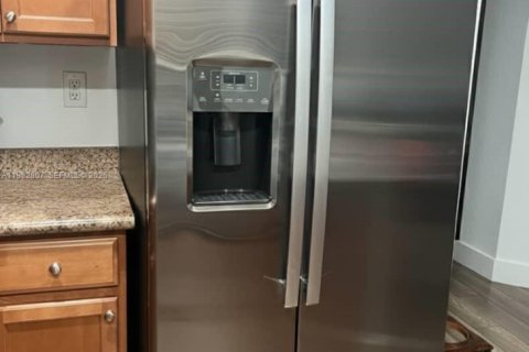 Adosado en venta en Miami, Florida, 3 dormitorios, 142.14 m2 № 2049798 - foto 4