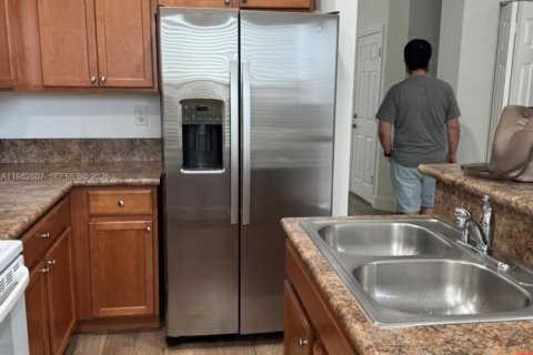 Adosado en venta en Miami, Florida, 3 dormitorios, 142.14 m2 № 2049798 - foto 3