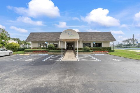 Condo in Delray Beach, Florida, 2 bedrooms  № 963730 - photo 1