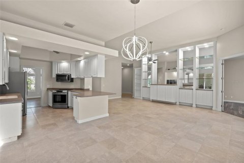House in Sarasota, Florida 3 bedrooms, 186.55 sq.m. № 1718599 - photo 4