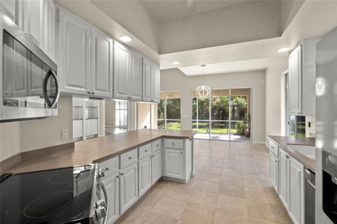 House in Sarasota, Florida 3 bedrooms, 186.55 sq.m. № 1718599 - photo 7