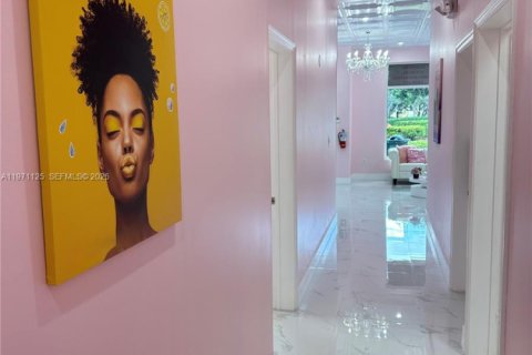 Commercial property in Coral Springs, Florida № 2036230 - photo 6