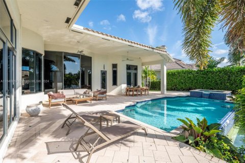 House in Plantation, Florida 5 bedrooms, 354.7 sq.m. № 1742110 - photo 18