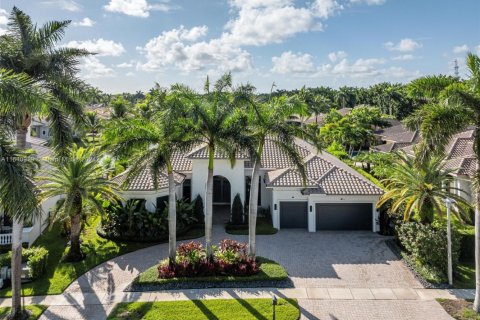 House in Plantation, Florida 5 bedrooms, 354.7 sq.m. № 1742110 - photo 8