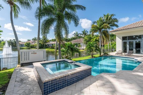 House in Plantation, Florida 5 bedrooms, 354.7 sq.m. № 1742110 - photo 21