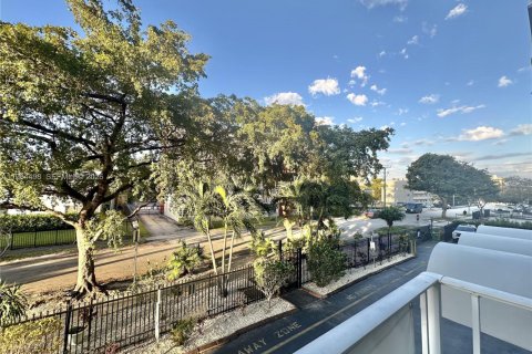 Condominio en venta en North Miami, Florida, 1 dormitorio, 81.29 m2 № 2026306 - foto 20
