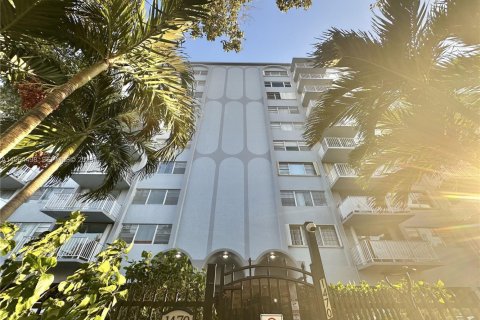 Condominio en venta en North Miami, Florida, 1 dormitorio, 81.29 m2 № 2026306 - foto 22
