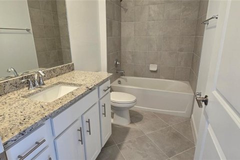 House in Bradenton, Florida 2 bedrooms, 145.39 sq.m. № 1613445 - photo 4