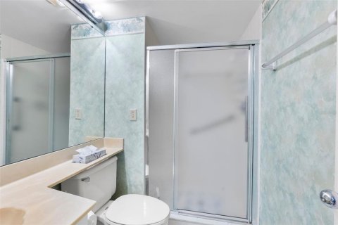 Condo in Saint Petersburg, Florida, 2 bedrooms  № 2233695 - photo 14
