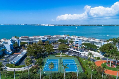 Condo in Saint Petersburg, Florida, 2 bedrooms  № 2233695 - photo 22