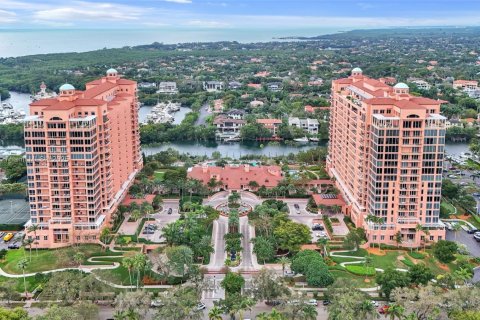 Condo in Coral Gables, Florida, 3 bedrooms  № 1887599 - photo 1