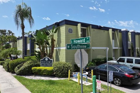 Condo in Tampa, Florida, 1 bedroom  № 1793877 - photo 24