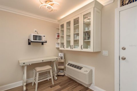 Condo in Tampa, Florida, 1 bedroom  № 1793877 - photo 10