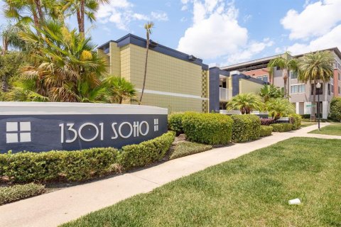 Condo in Tampa, Florida, 1 bedroom  № 1793877 - photo 21
