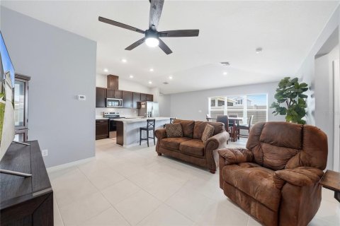 Casa en venta en Riverview, Florida, 3 dormitorios, 151.9 m2 № 2150982 - foto 2