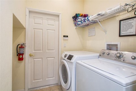 Casa en venta en Haines City, Florida, 5 dormitorios, 235.23 m2 № 1799912 - foto 27