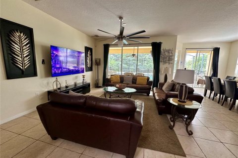Casa en venta en Haines City, Florida, 5 dormitorios, 235.23 m2 № 1799912 - foto 10