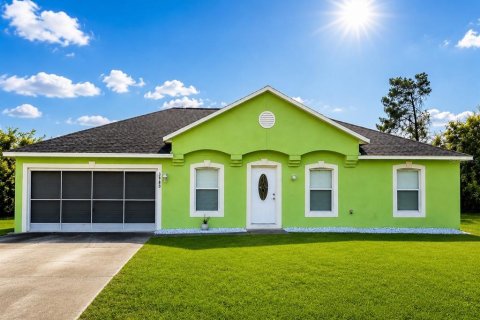 House in Deltona, Florida 3 bedrooms, 147.16 sq.m. № 2275427