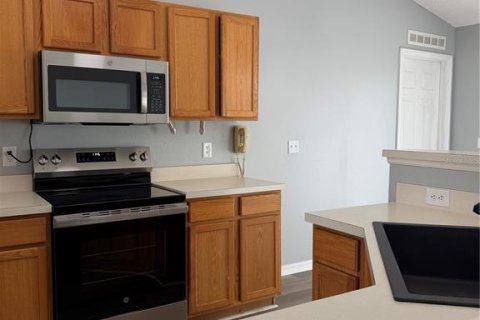 House in Deltona, Florida 3 bedrooms, 147.16 sq.m. № 2275427 - photo 8
