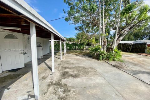 Снять в аренду виллу или дом в Норт-Майами-Бич, Флорида 3 спальни, 81.94м2, № 1955603 - фото 25