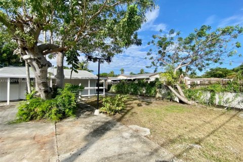 Снять в аренду виллу или дом в Норт-Майами-Бич, Флорида 3 спальни, 81.94м2, № 1955603 - фото 22