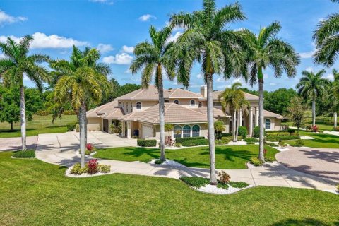 Villa ou maison à vendre à Sarasota, Floride: 4 chambres, 624.4 m2 № 2210953 - photo 2