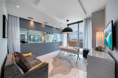 Condo in Miami Beach, Florida, 2 bedrooms  № 1839229 - photo 18