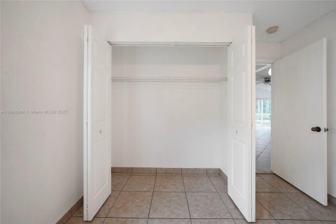 Casa en alquiler en Weston, Florida, 3 dormitorios, 131.92 m2 № 1946530 - foto 11