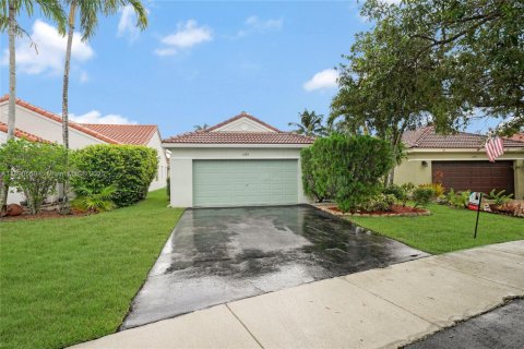 Casa en alquiler en Weston, Florida, 3 dormitorios, 131.92 m2 № 1946530 - foto 1