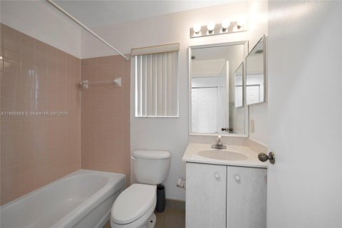 Casa en alquiler en Weston, Florida, 3 dormitorios, 131.92 m2 № 1946530 - foto 12