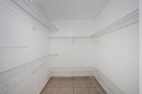 Casa en alquiler en Weston, Florida, 3 dormitorios, 131.92 m2 № 1946530 - foto 22