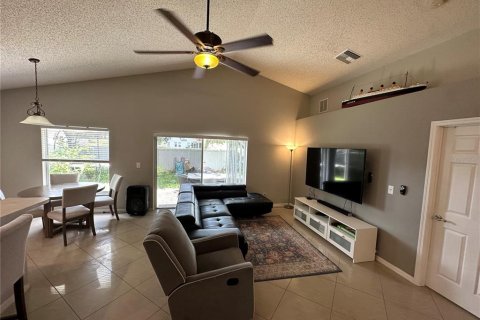 Villa ou maison à louer à Davenport, Floride: 3 chambres, 164.25 m2 № 1853627 - photo 3