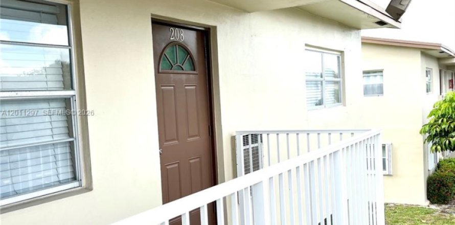 Condominio en Margate, Florida, 2 dormitorios  № 2074984
