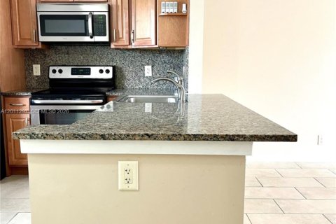 Condominio en venta en Margate, Florida, 2 dormitorios, 91.97 m2 № 2074984 - foto 12