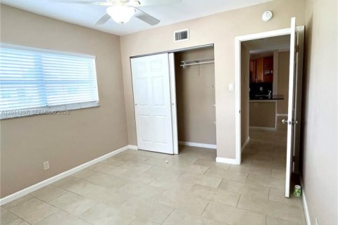 Condominio en venta en Margate, Florida, 2 dormitorios, 91.97 m2 № 2074984 - foto 16