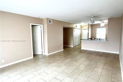 Condominio en venta en Margate, Florida, 2 dormitorios, 91.97 m2 № 2074984 - foto 9